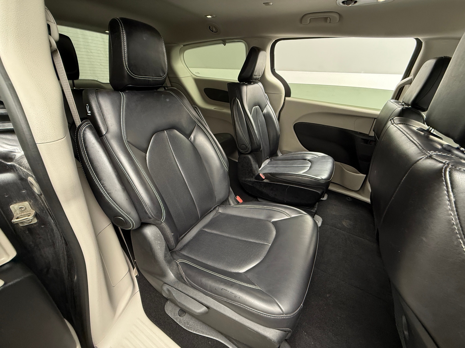 Thumbnail: 2023 Chrysler Pacifica - 5