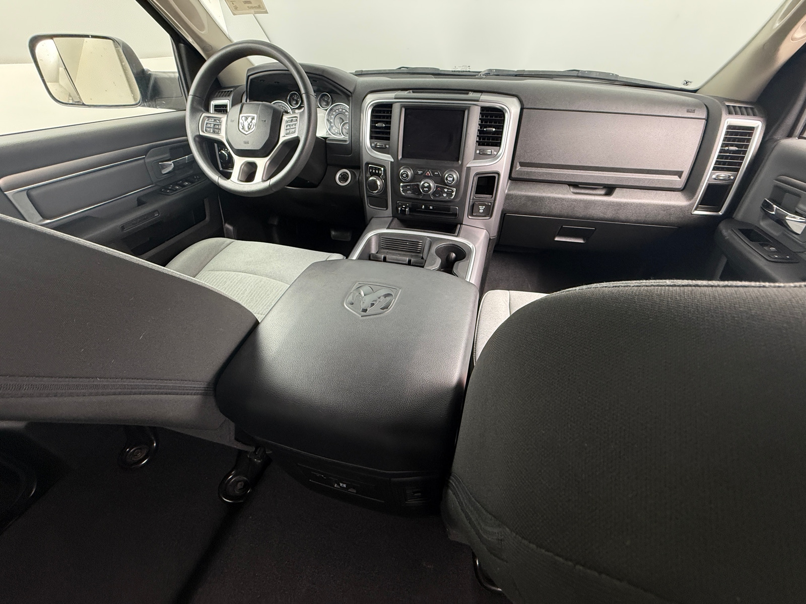 Thumbnail: 2023 RAM 1500 Classic - 3