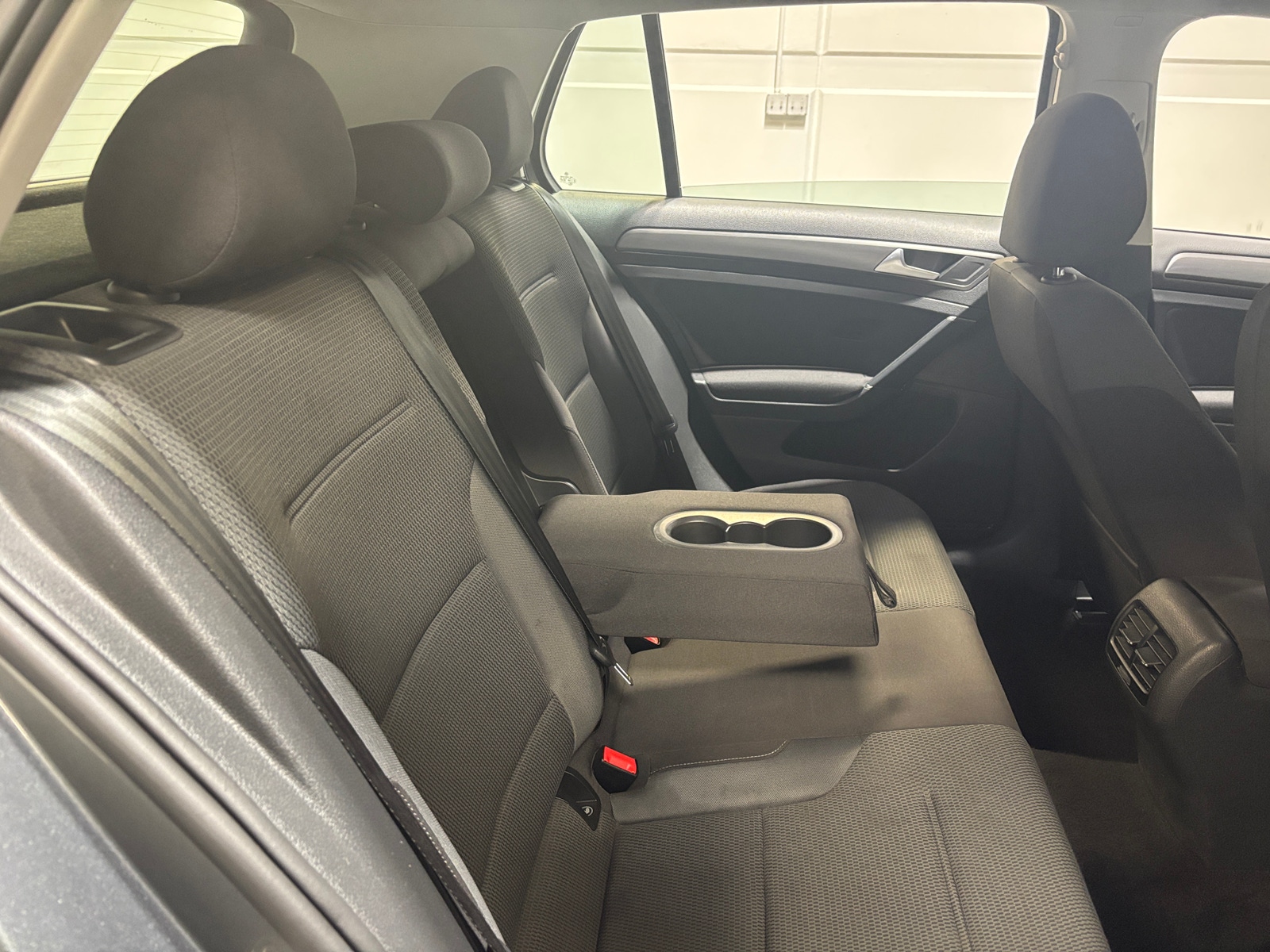 Thumbnail: 2019 Volkswagen e-Golf - 6