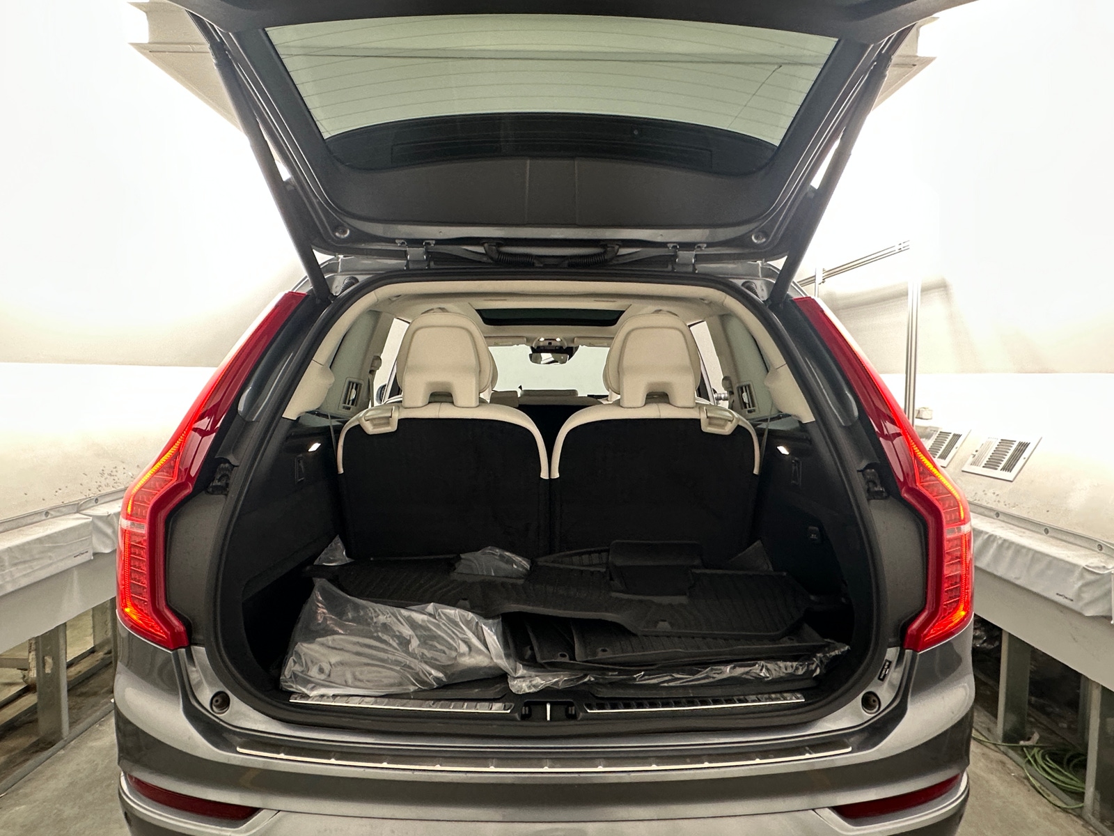 Thumbnail: 2020 Volvo XC90 - 6