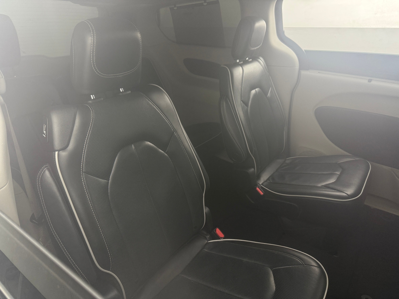 Thumbnail: 2022 Chrysler Pacifica - 5