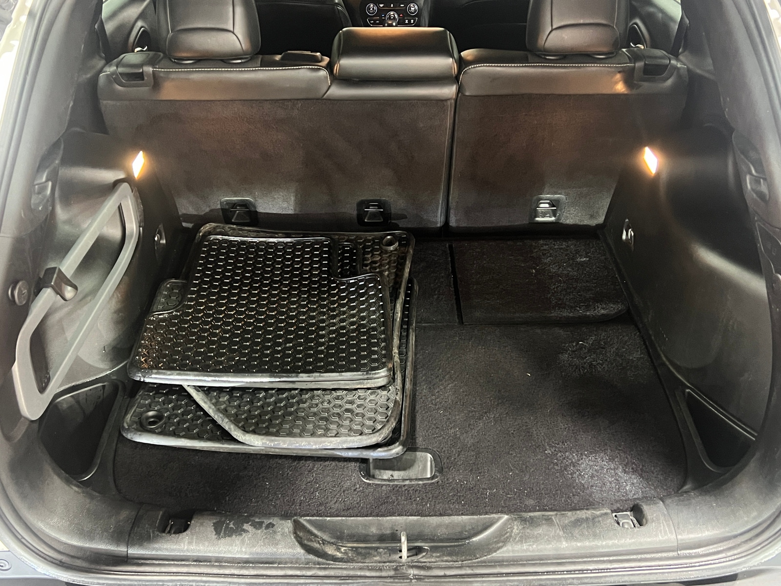 Thumbnail: 2018 Jeep Cherokee - 6