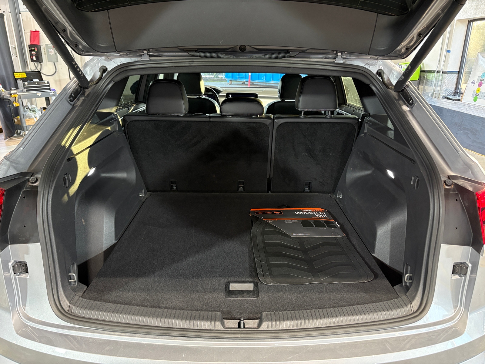 Thumbnail: 2025 Volkswagen Atlas - 6