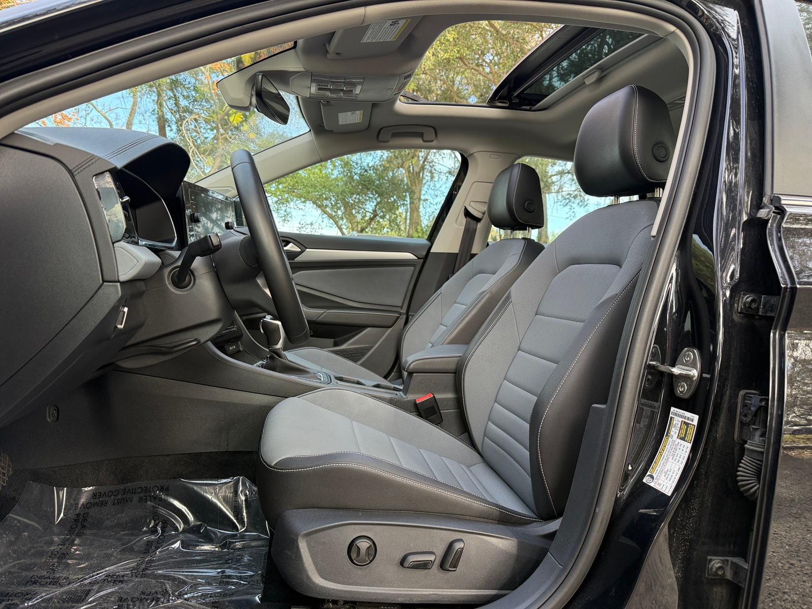 Thumbnail: 2025 Volkswagen Jetta - 2