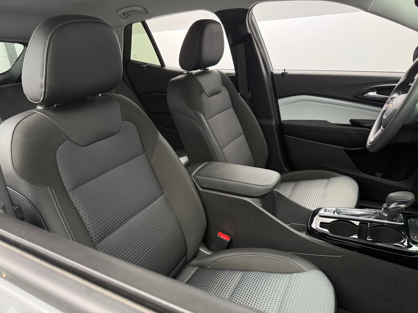 Thumbnail: 2025 Chevrolet Trax - 2