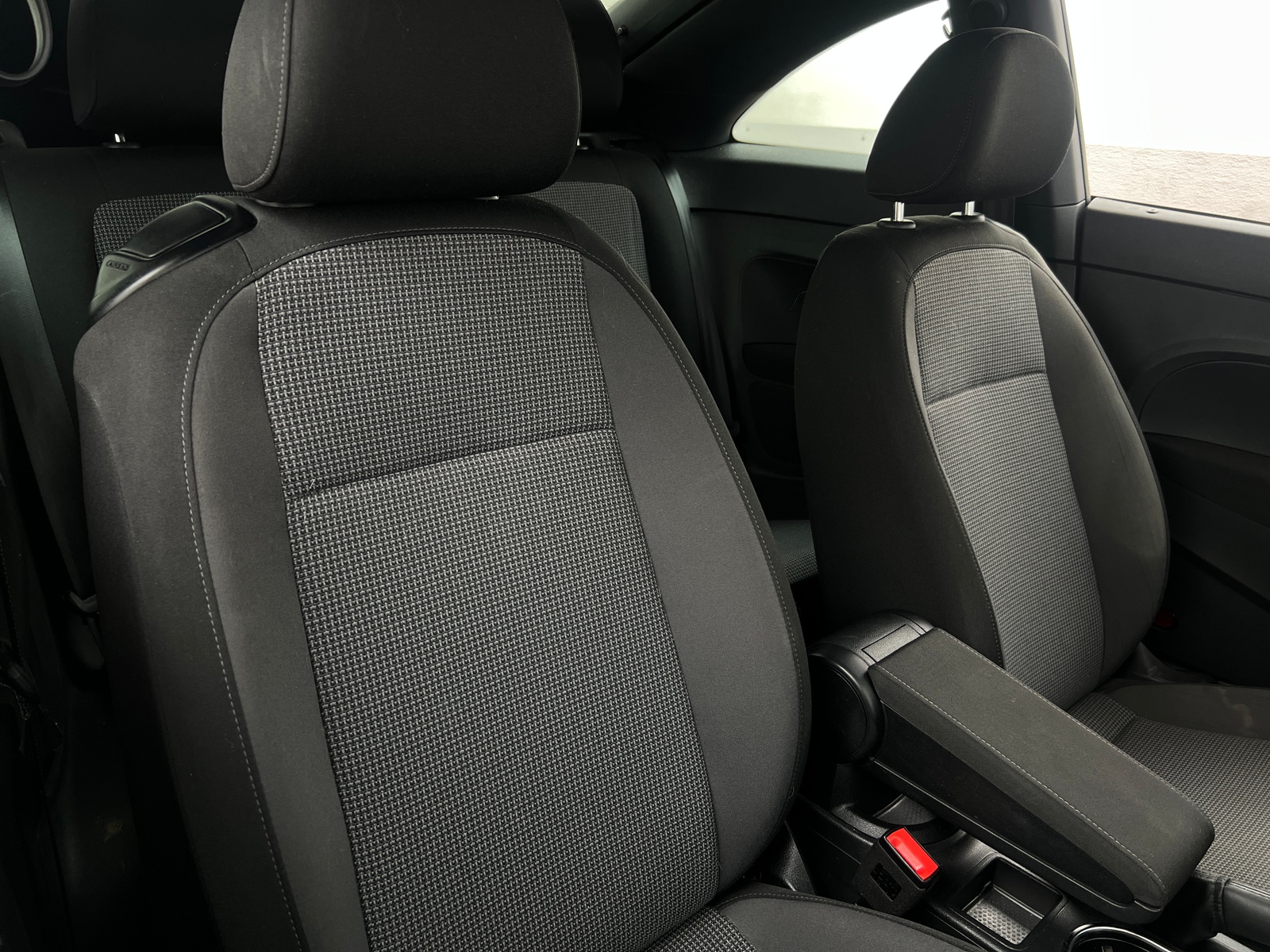 Thumbnail: 2019 Volkswagen Beetle - 2