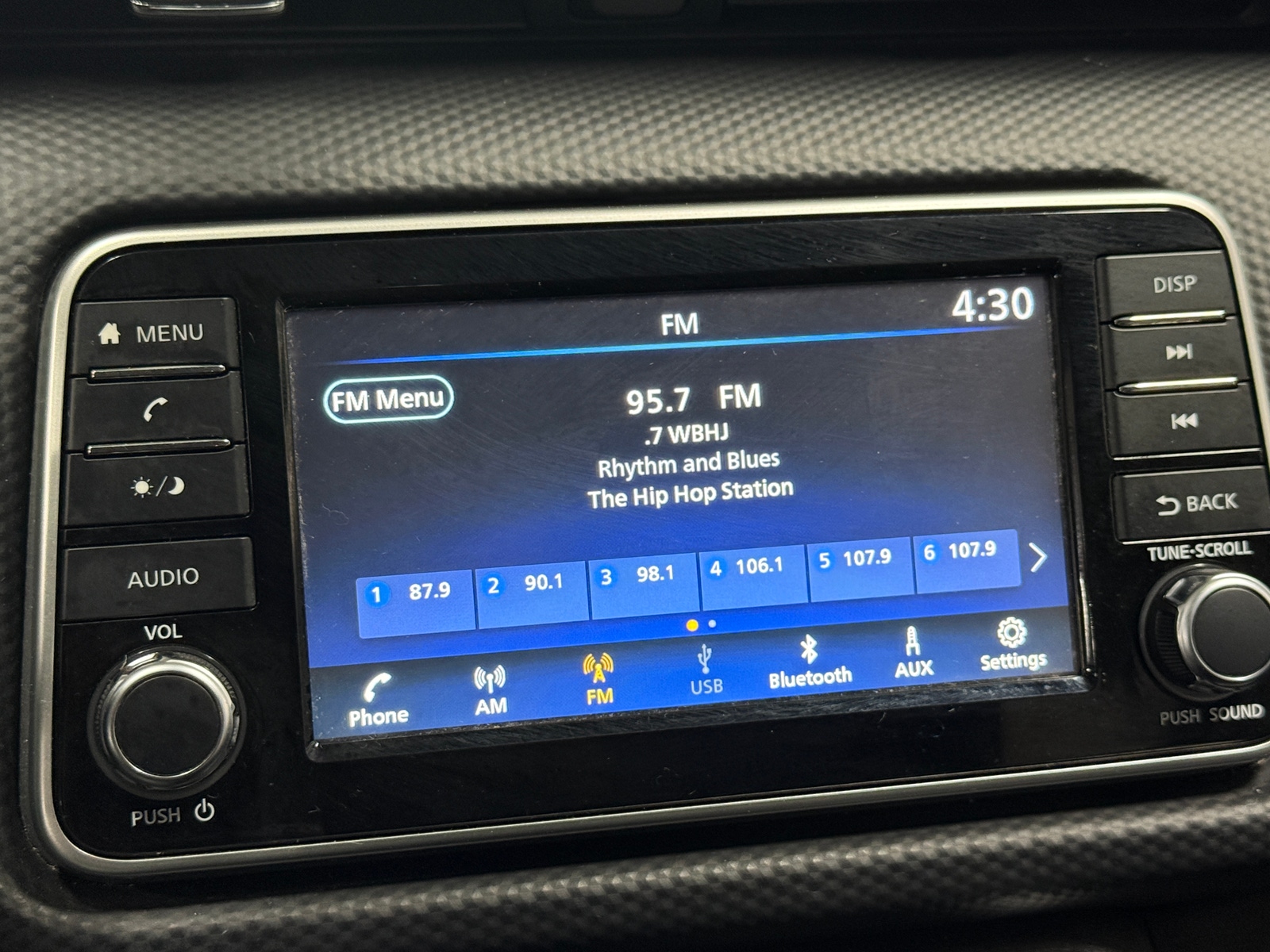 Thumbnail: 2023 Nissan Kicks - 4