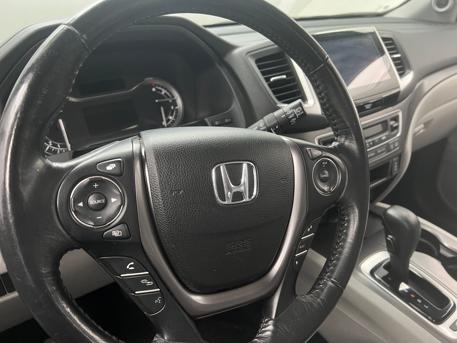 Thumbnail: 2017 Honda Pilot - 4