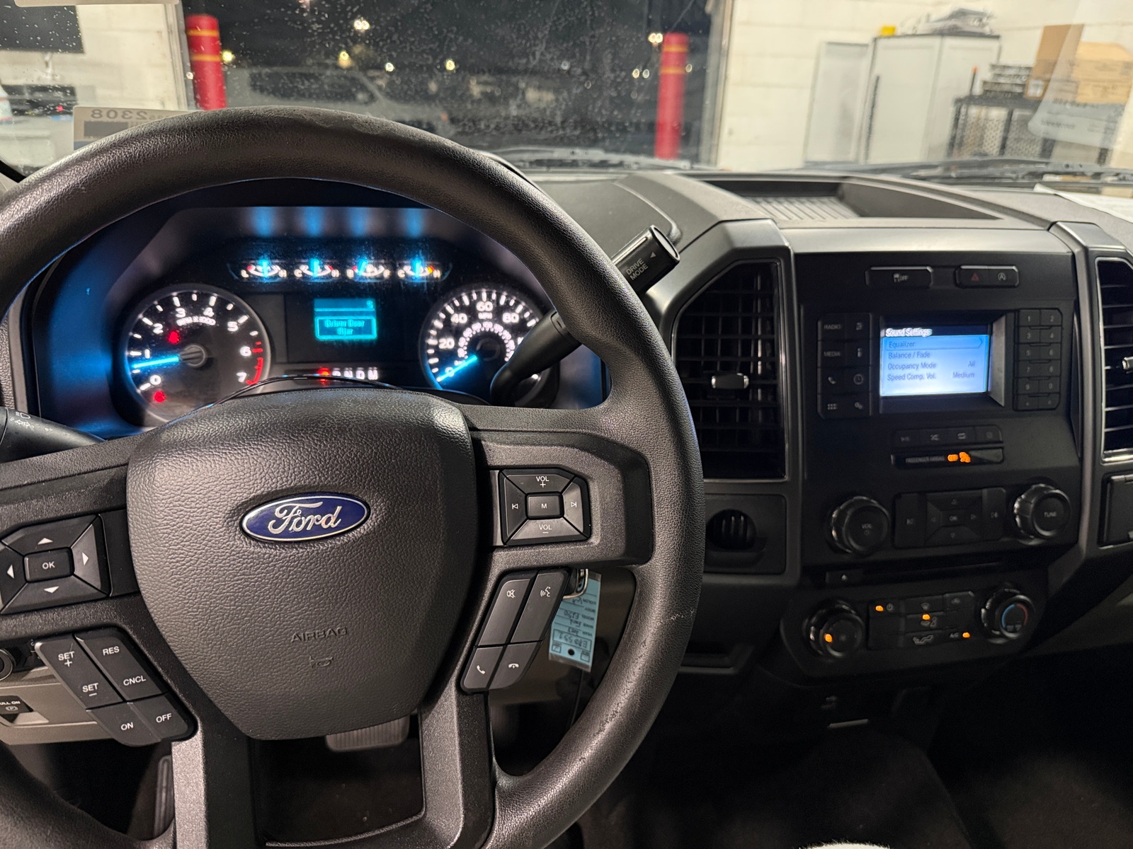 Thumbnail: 2018 Ford Econoline - 3