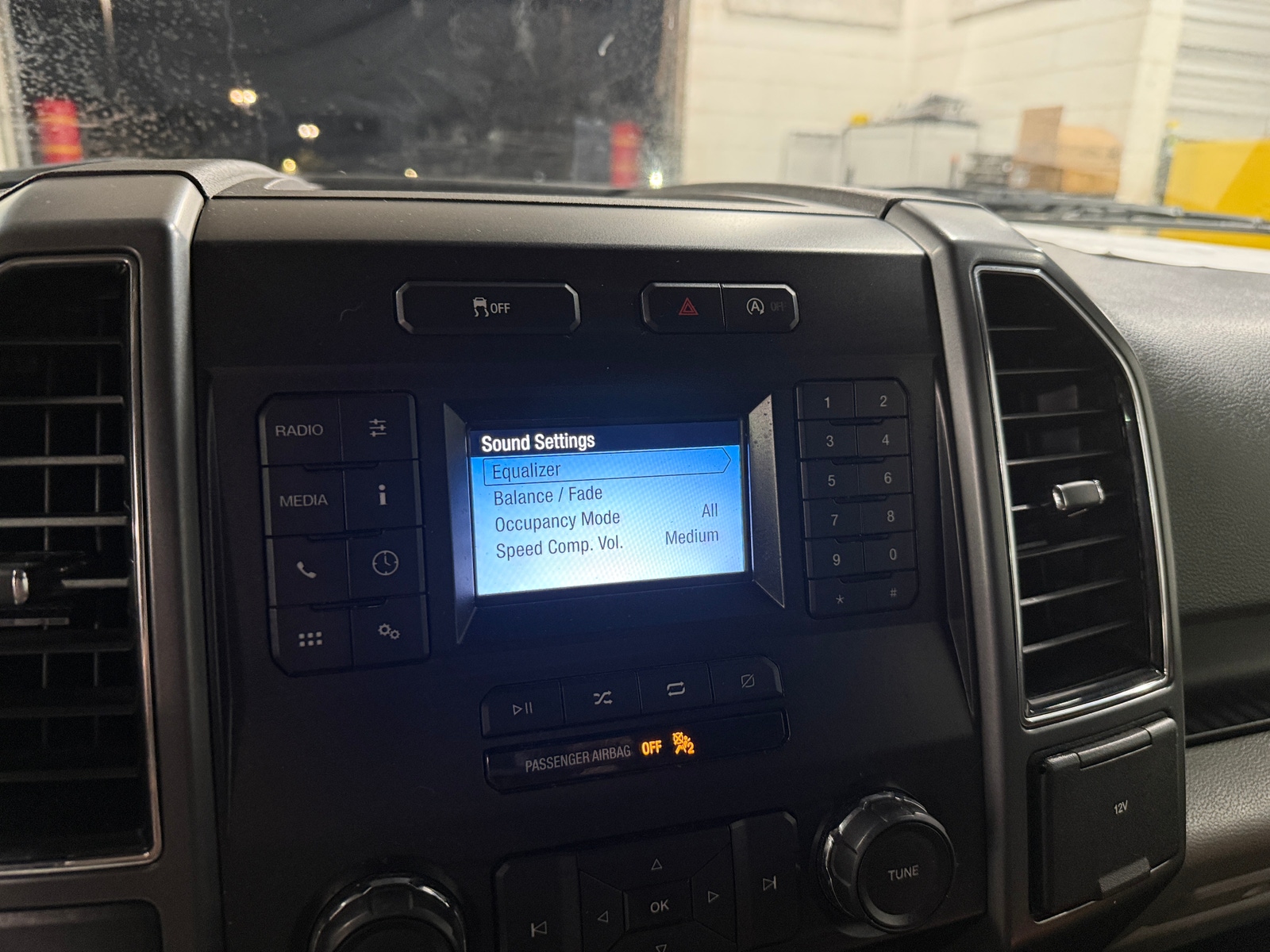 Thumbnail: 2018 Ford Econoline - 4