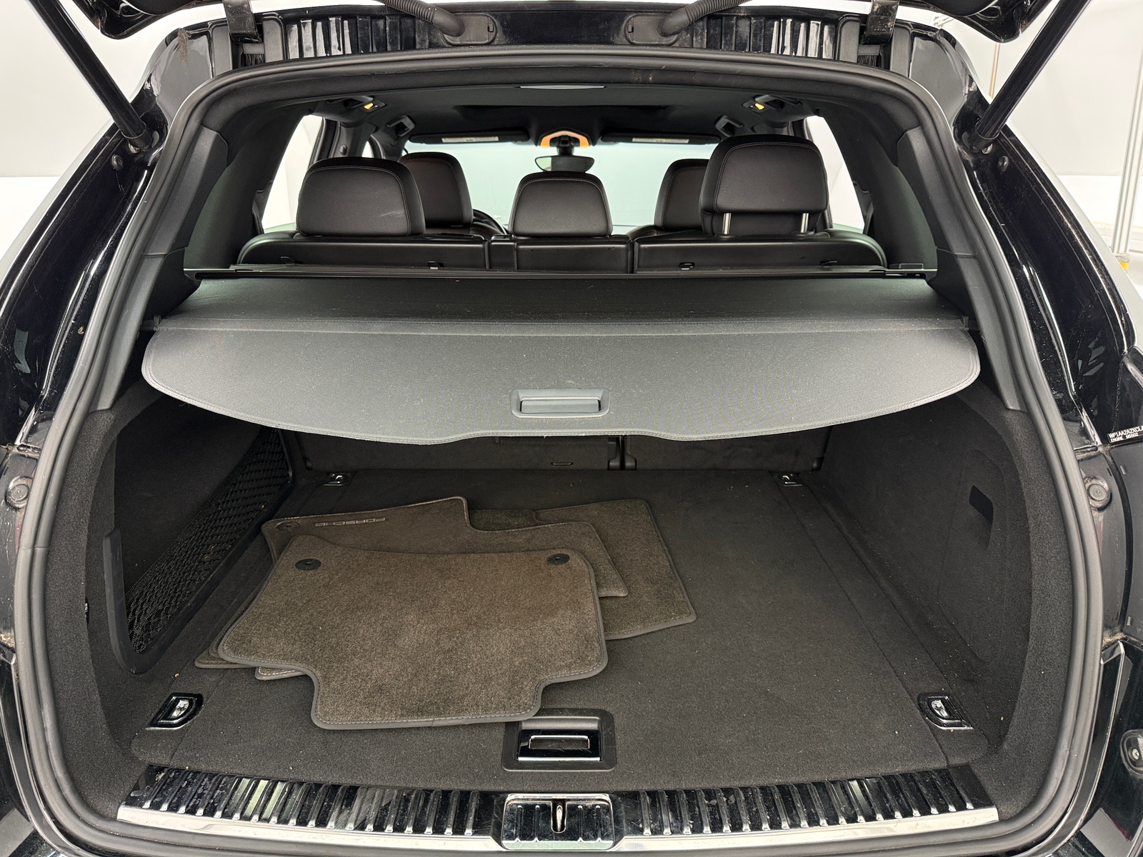 Thumbnail: 2012 Porsche Cayenne - 6