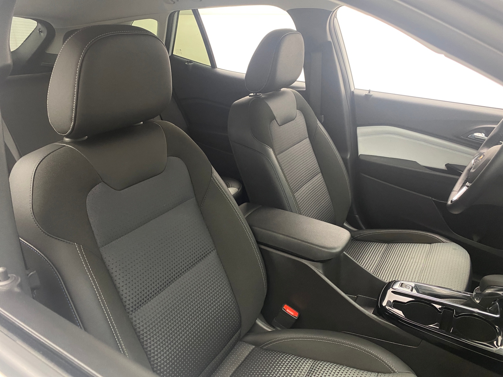 Thumbnail: 2025 Chevrolet Trax - 2