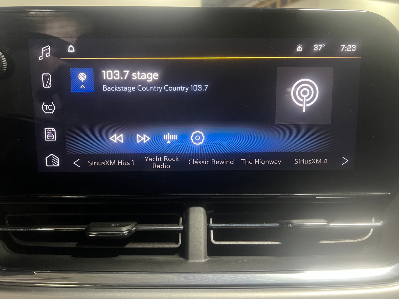 Thumbnail: 2025 Chevrolet Trax - 4