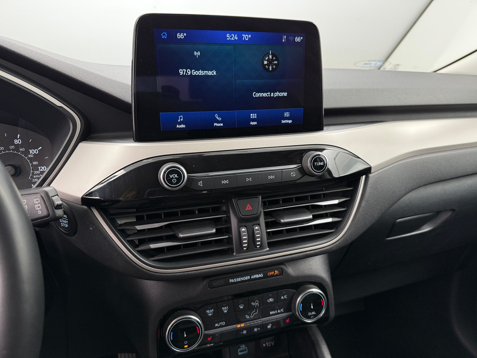 Thumbnail: 2022 Ford Escape - 3