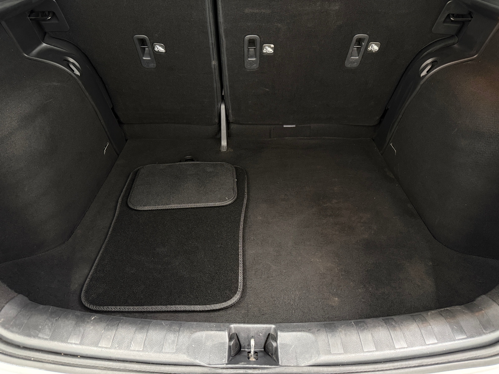 Thumbnail: 2022 Nissan Kicks - 7