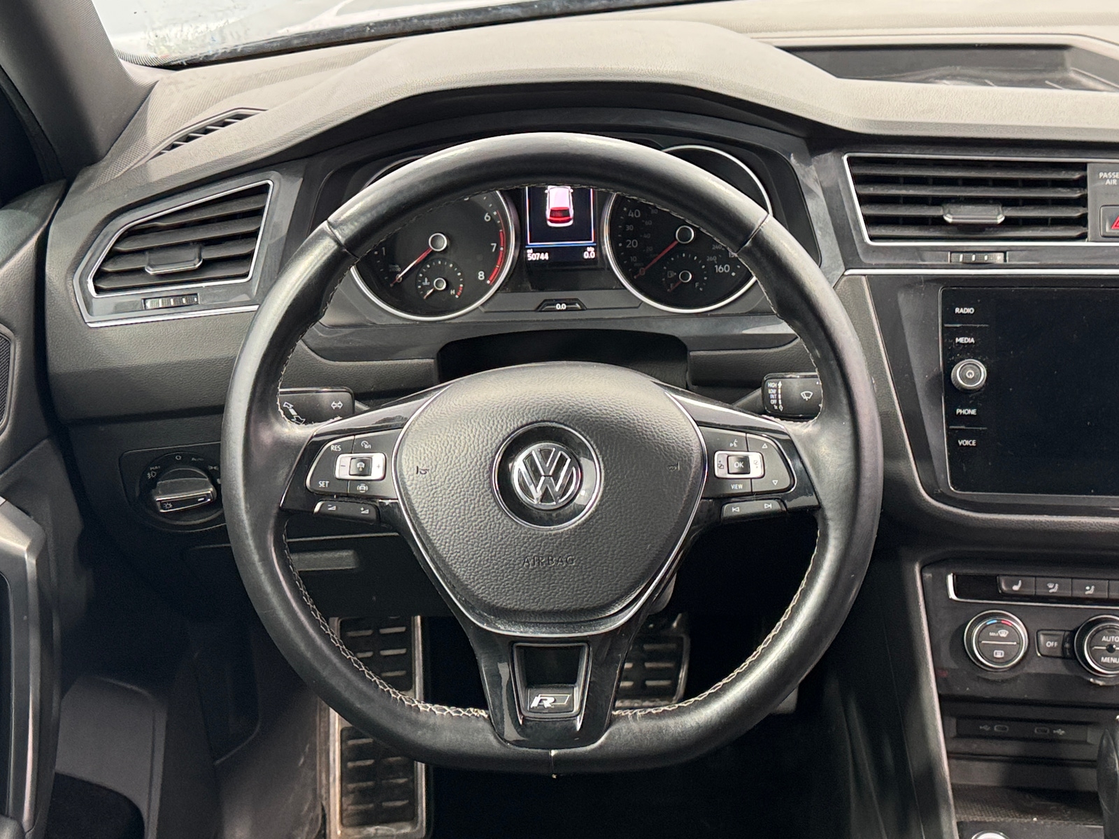 Thumbnail: 2021 Volkswagen Tiguan - 4