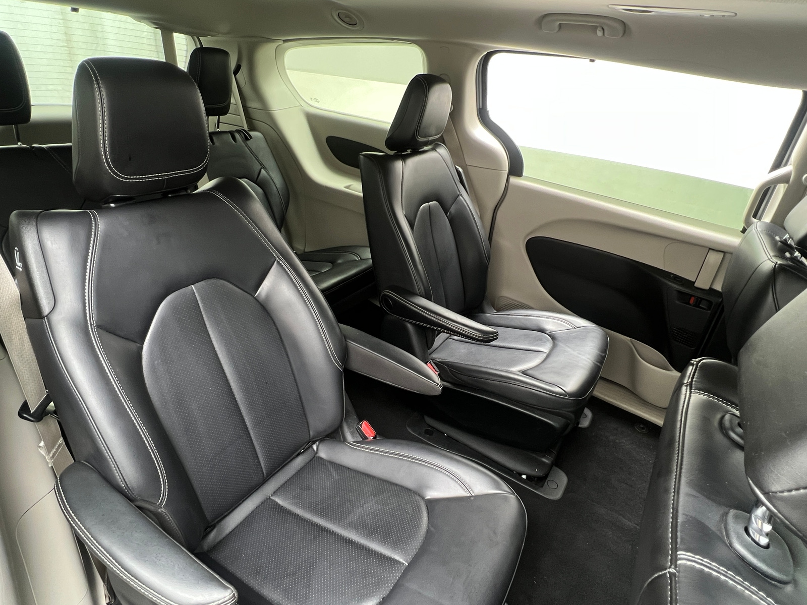 Thumbnail: 2023 Chrysler Pacifica - 5