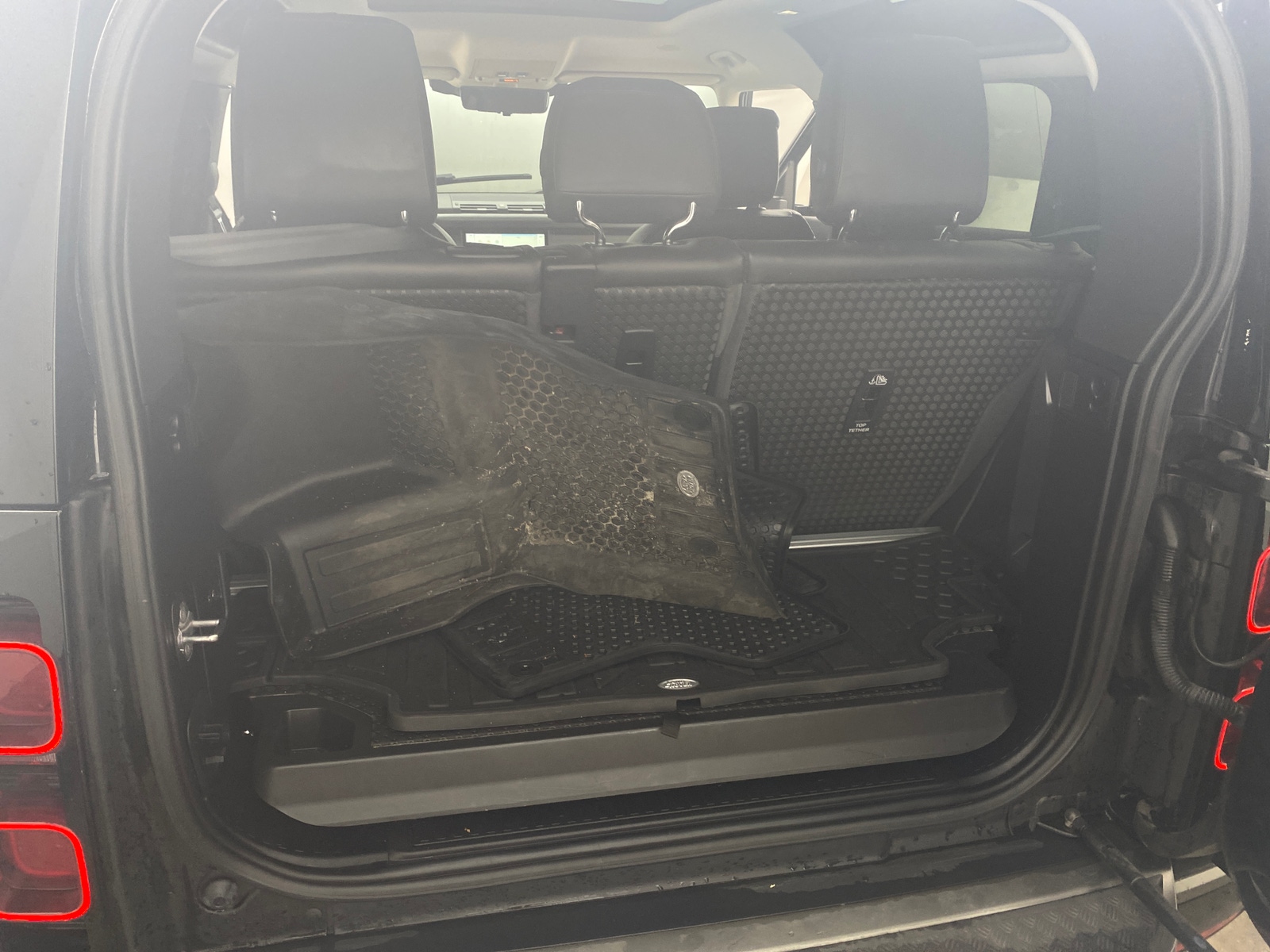 Thumbnail: 2022 Land Rover Defender - 6