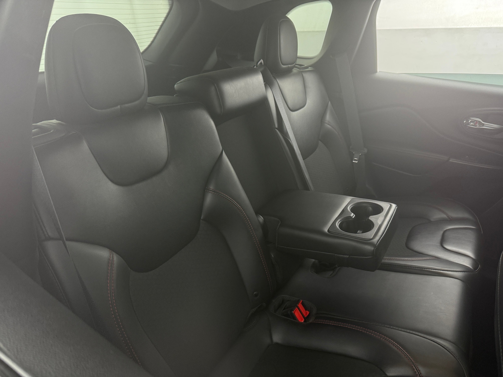 Thumbnail: 2019 Jeep Cherokee - 6