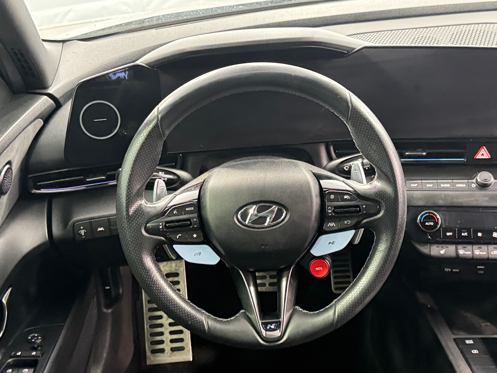 Thumbnail: 2022 Hyundai Elantra - 4