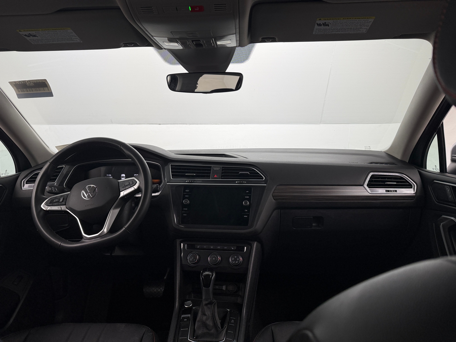 Thumbnail: 2024 Volkswagen Tiguan - 2