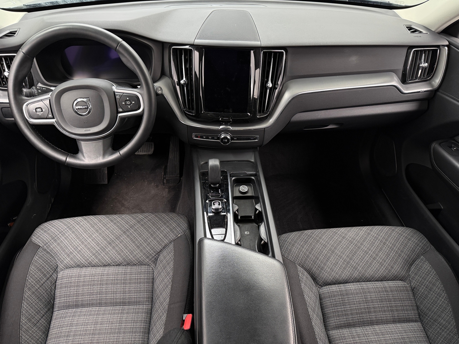 Thumbnail: 2023 Volvo XC60 - 3