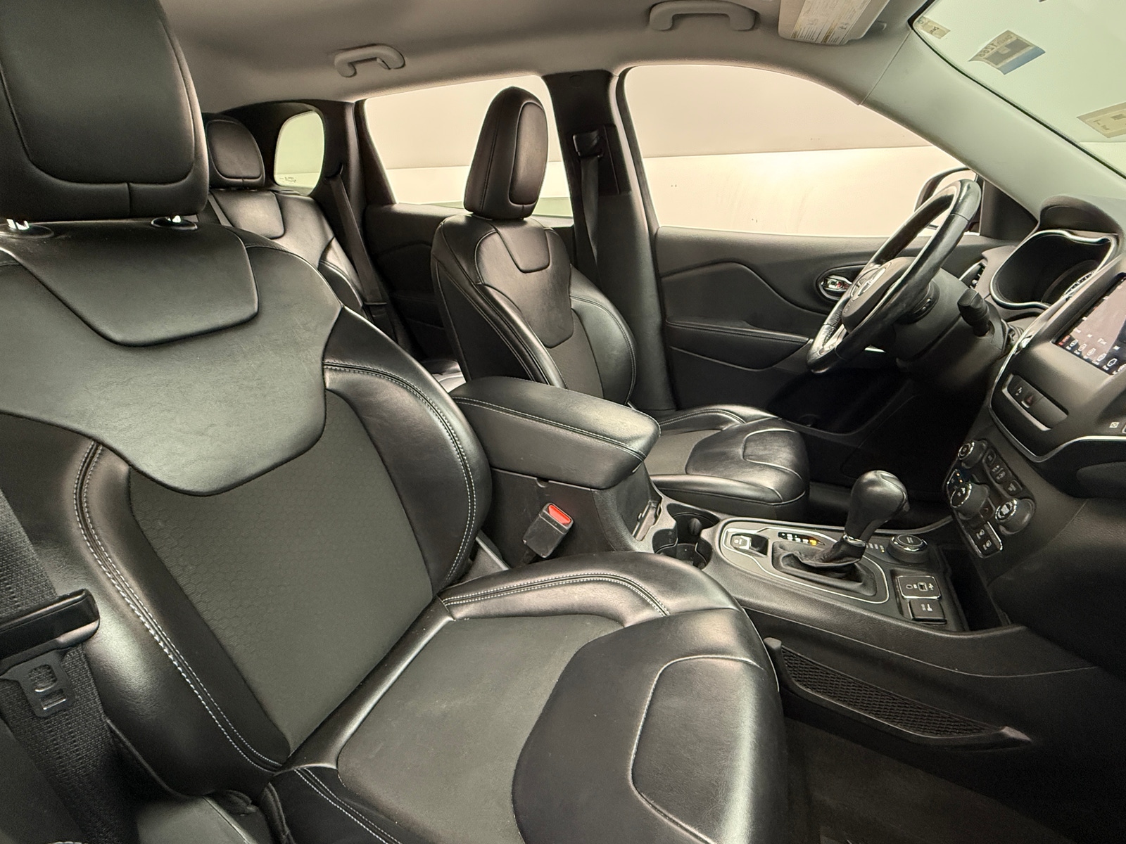 Thumbnail: 2020 Jeep Cherokee - 2