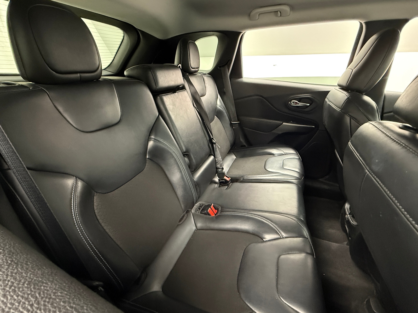 Thumbnail: 2020 Jeep Cherokee - 6