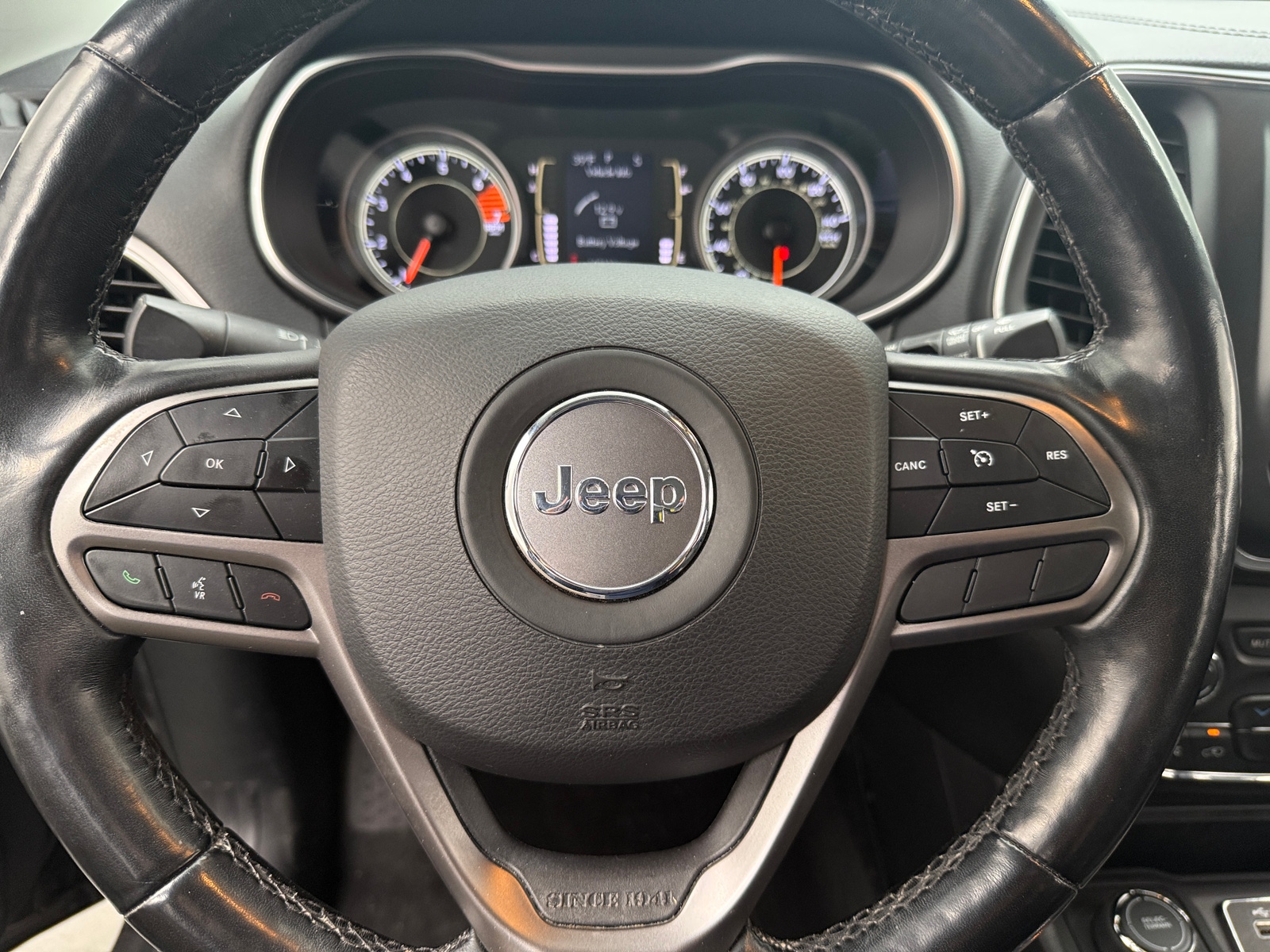Thumbnail: 2020 Jeep Cherokee - 5