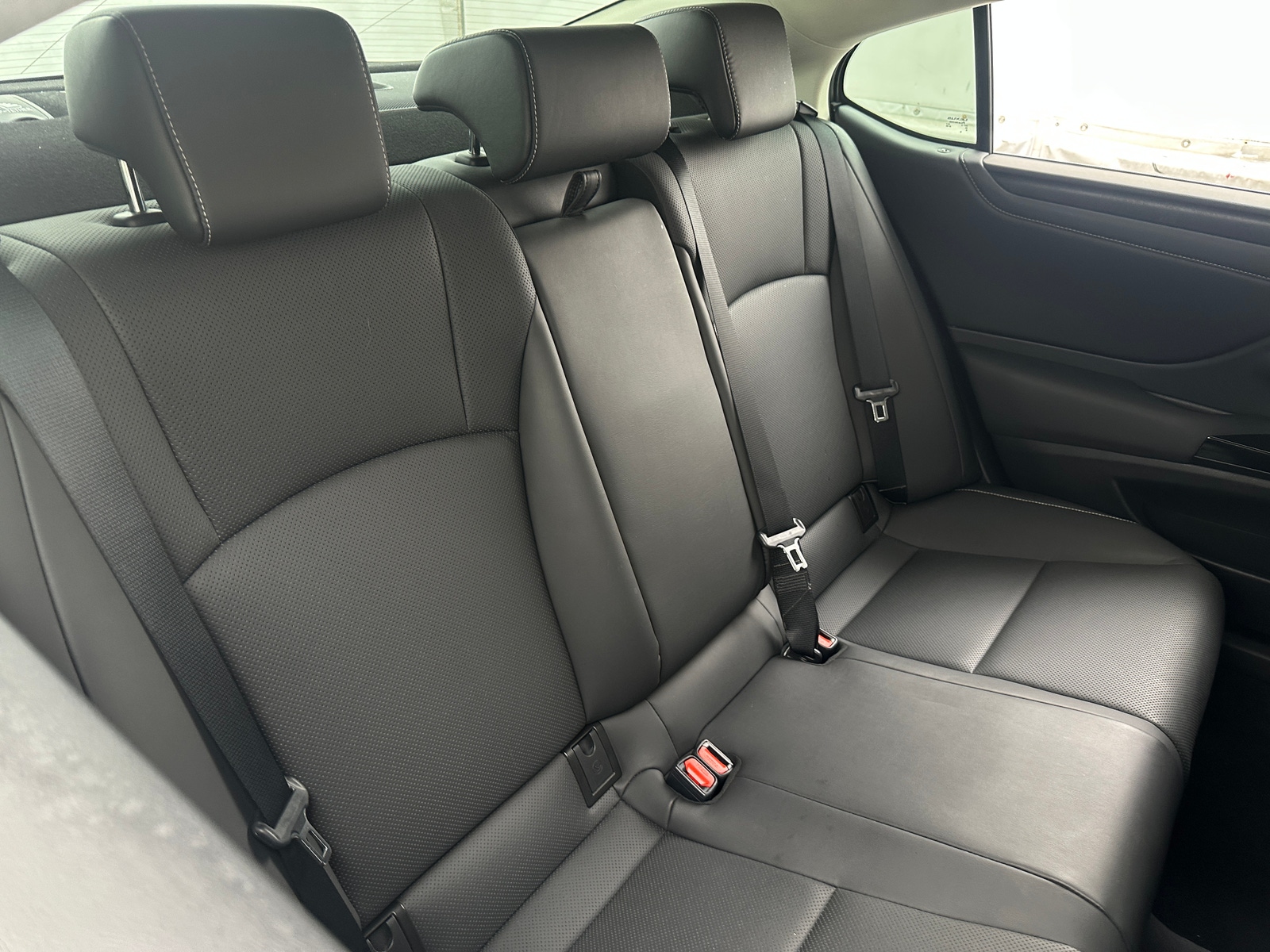 Thumbnail: 2022 Lexus ES - 5