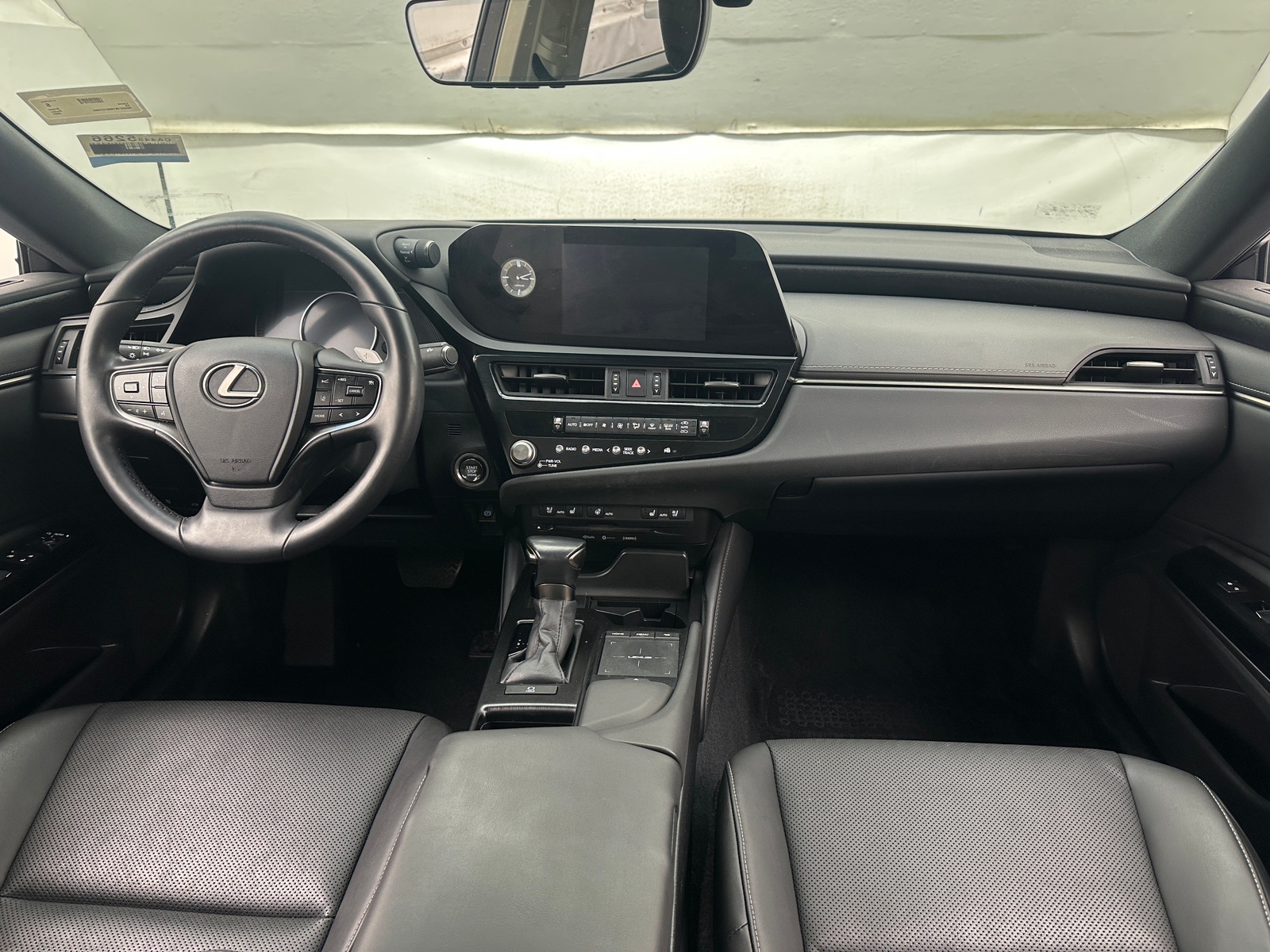 Thumbnail: 2022 Lexus ES - 2