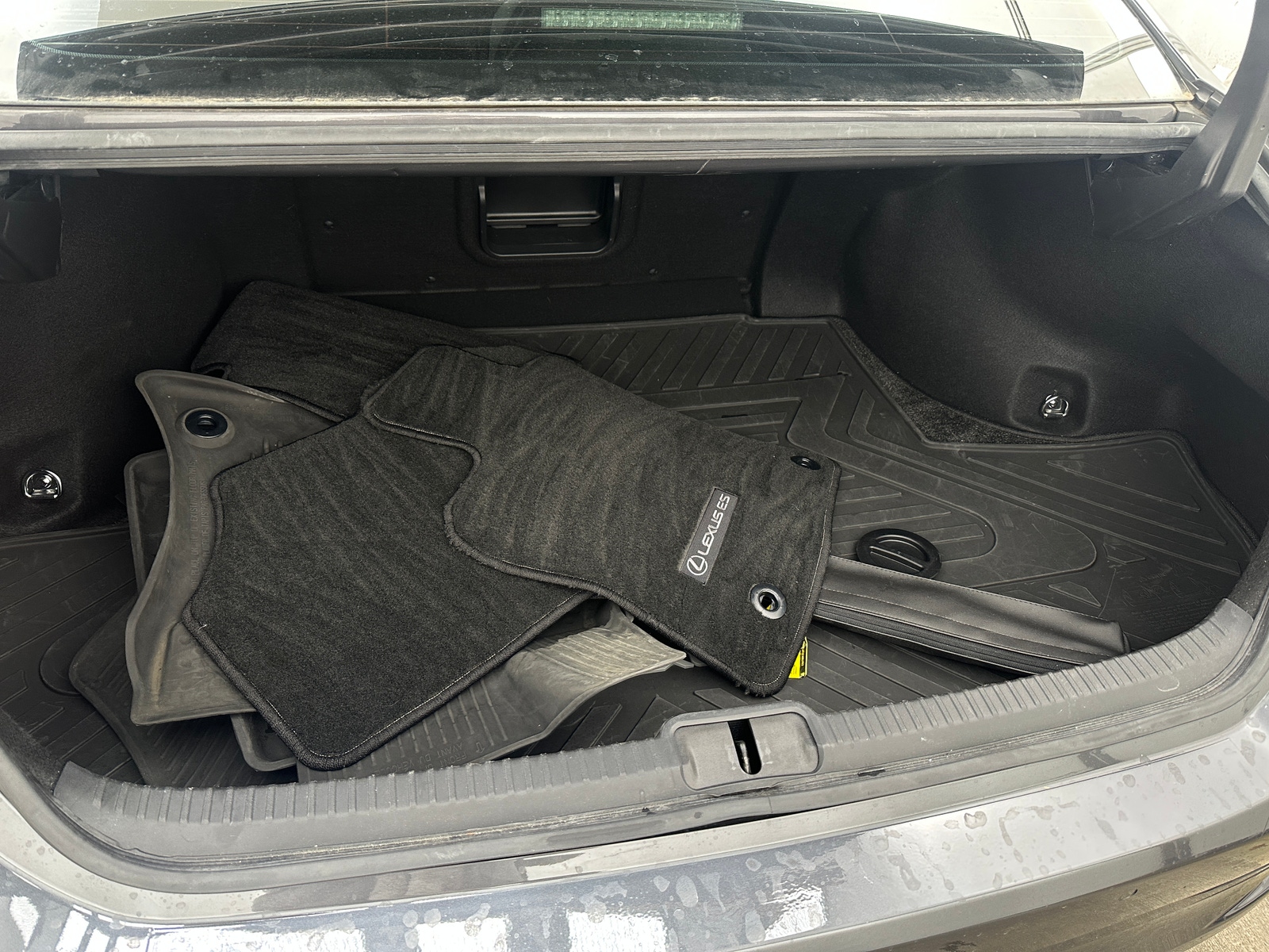 Thumbnail: 2022 Lexus ES - 6