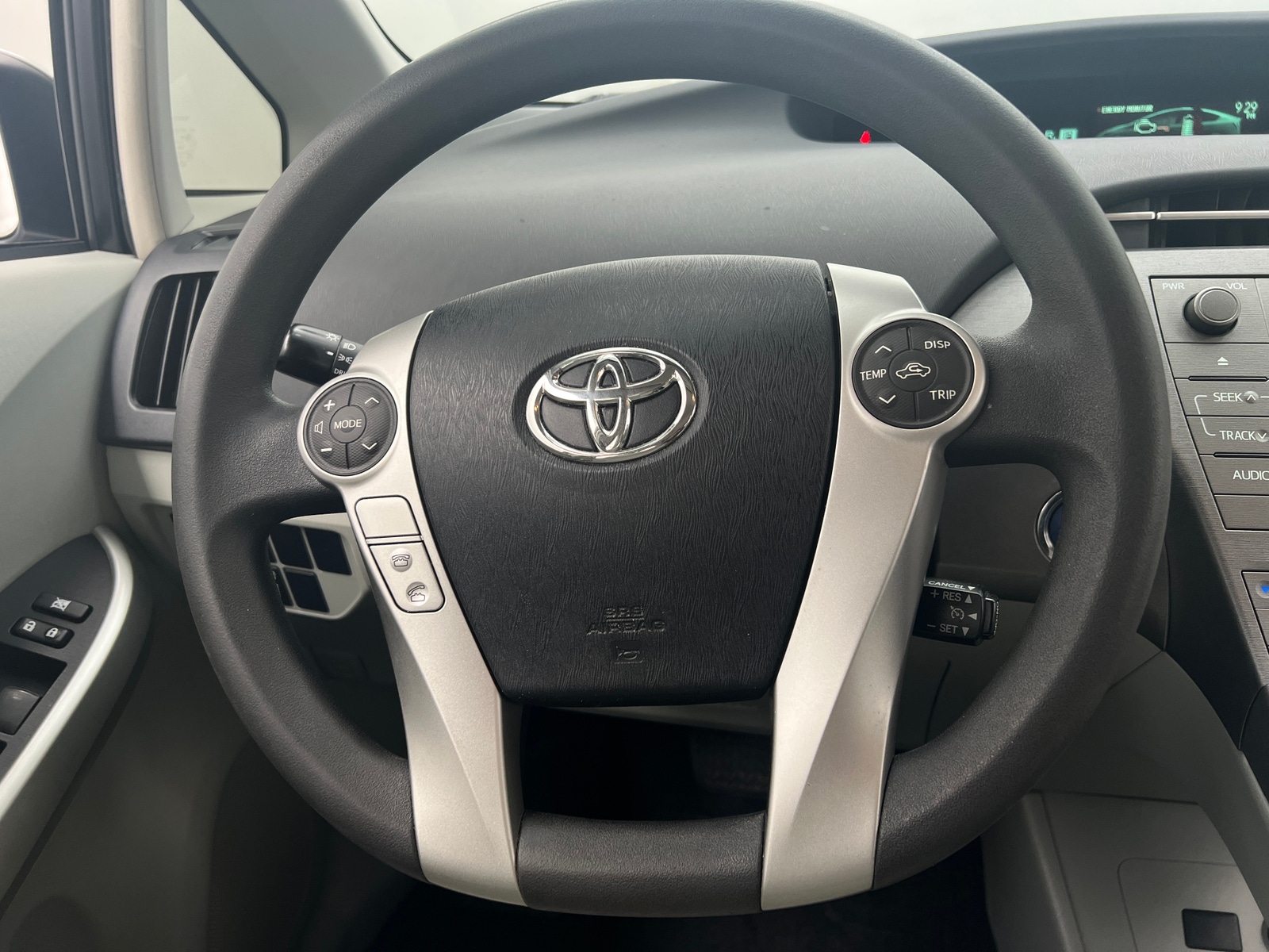 Thumbnail: 2015 Toyota Prius - 5