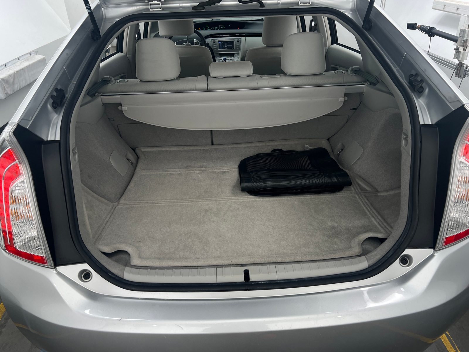 Thumbnail: 2015 Toyota Prius - 7