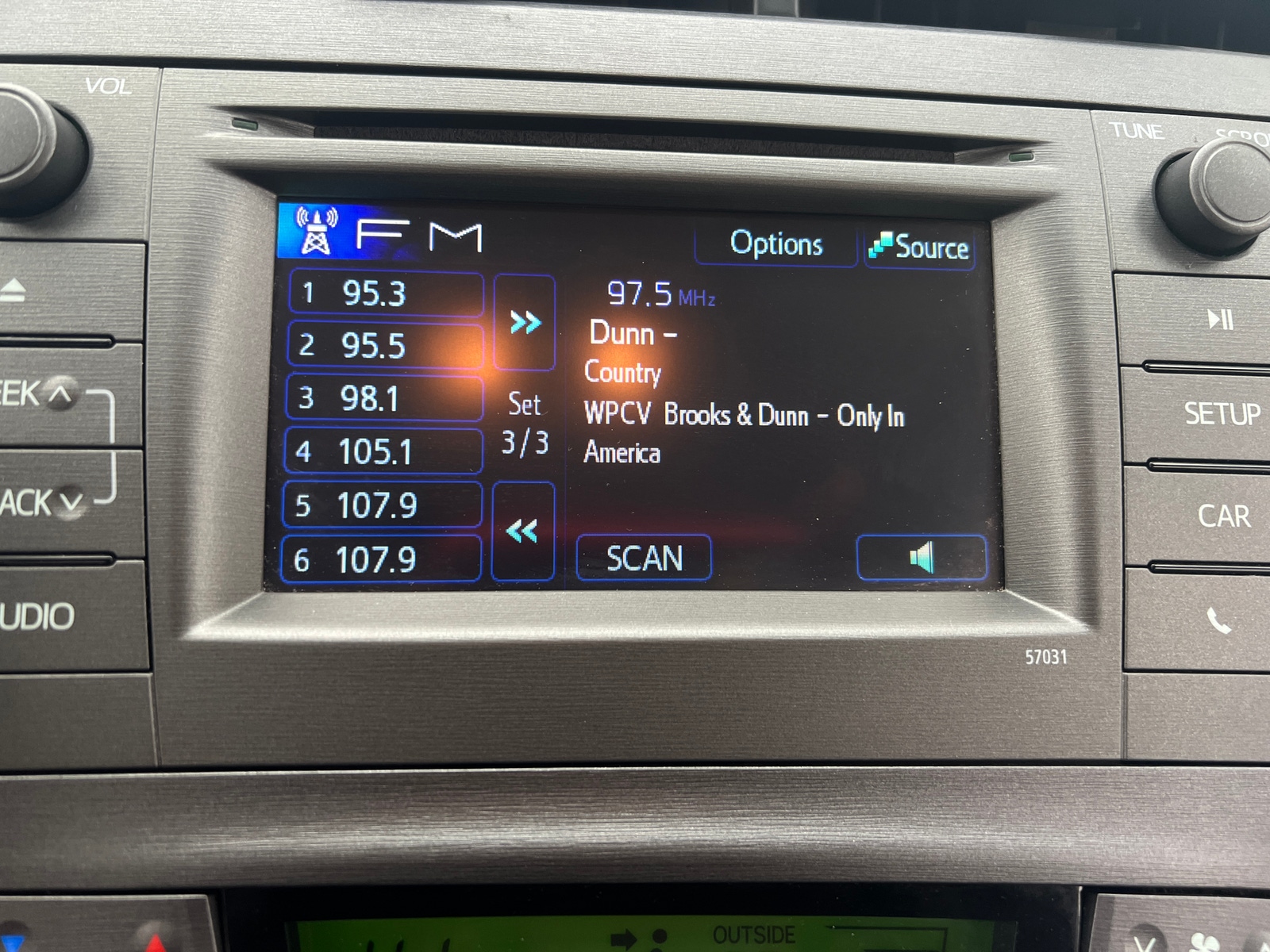 Thumbnail: 2015 Toyota Prius - 4