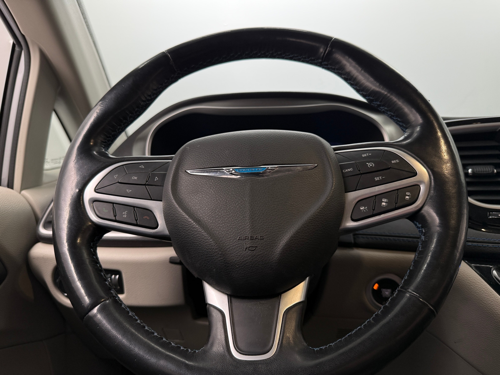 Thumbnail: 2021 Chrysler Pacifica - 4