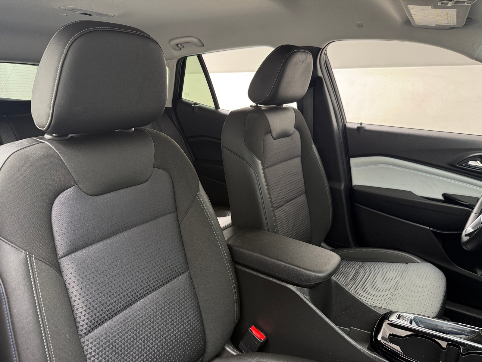 Thumbnail: 2025 Chevrolet Trax - 2