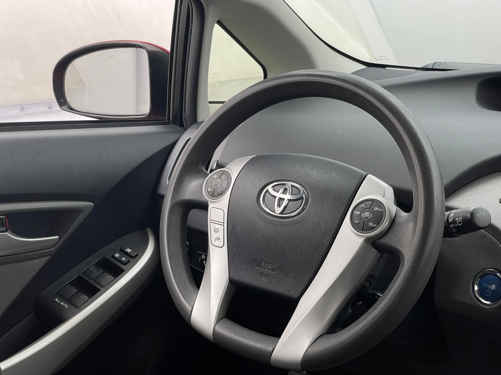 Thumbnail: 2014 Toyota Prius - 4