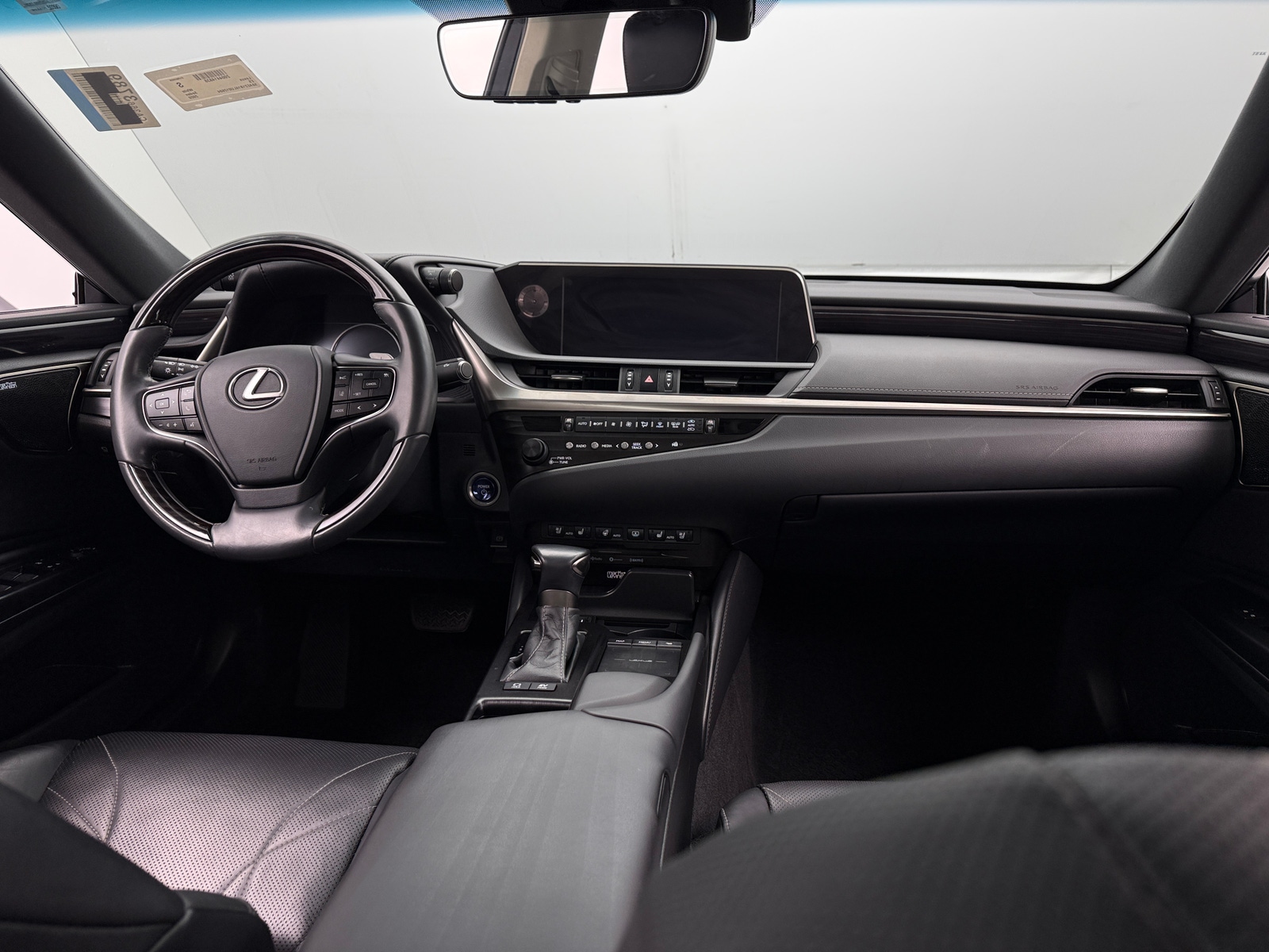 Thumbnail: 2020 Lexus ES - 2