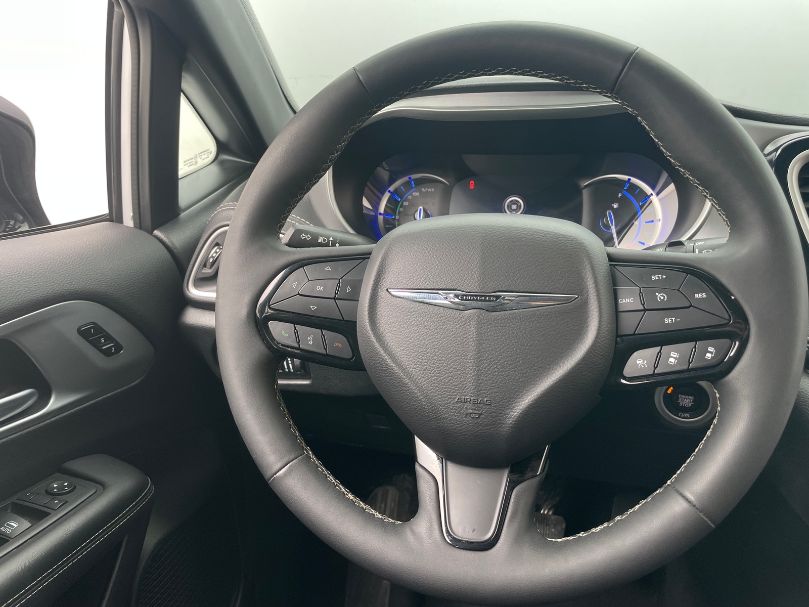 Thumbnail: 2024 Chrysler Pacifica - 3