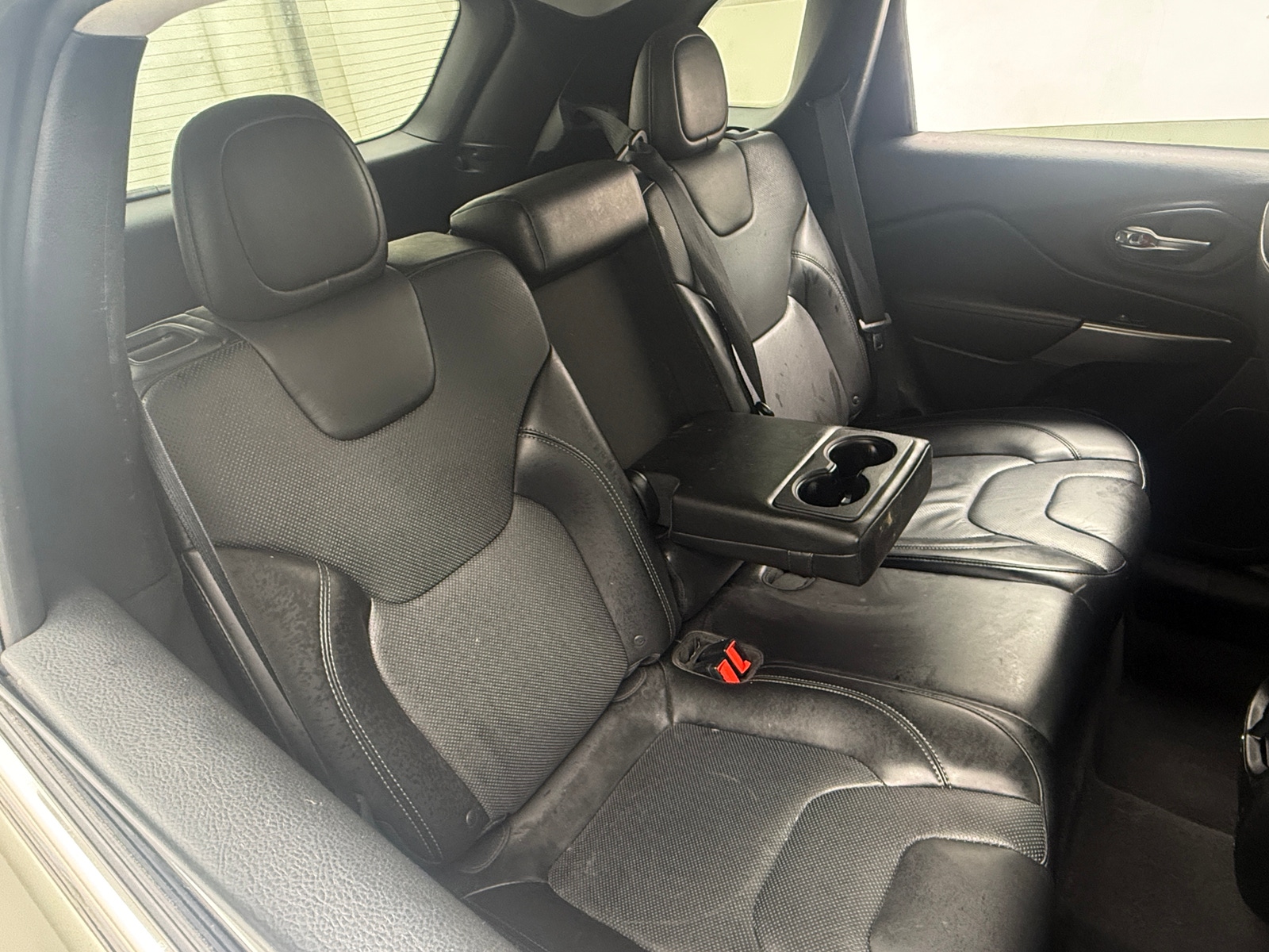 Thumbnail: 2019 Jeep Cherokee - 5