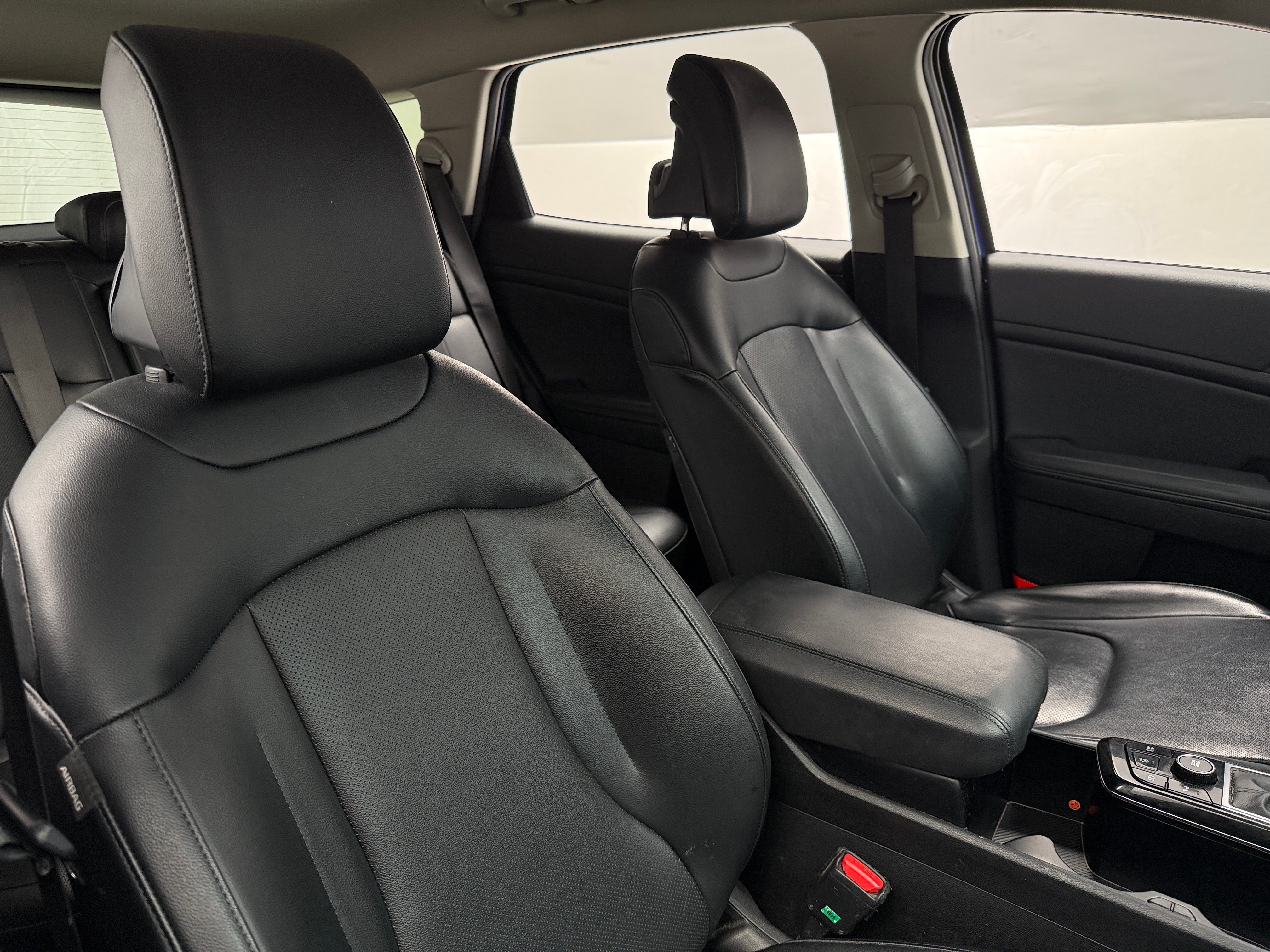 2023 Kia Sportage - Image 1