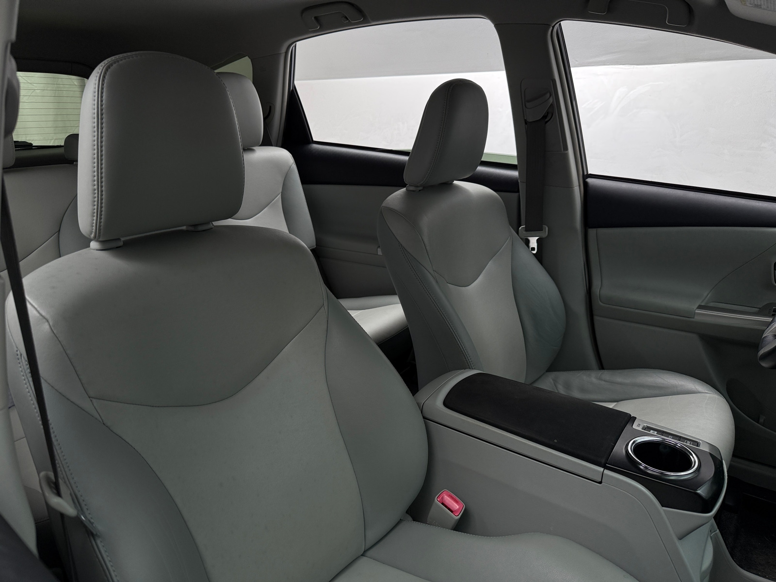 Thumbnail: 2014 Toyota Prius v - 2