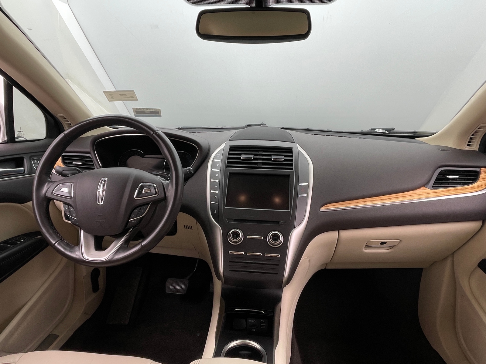 Thumbnail: 2015 Lincoln MKC - 2