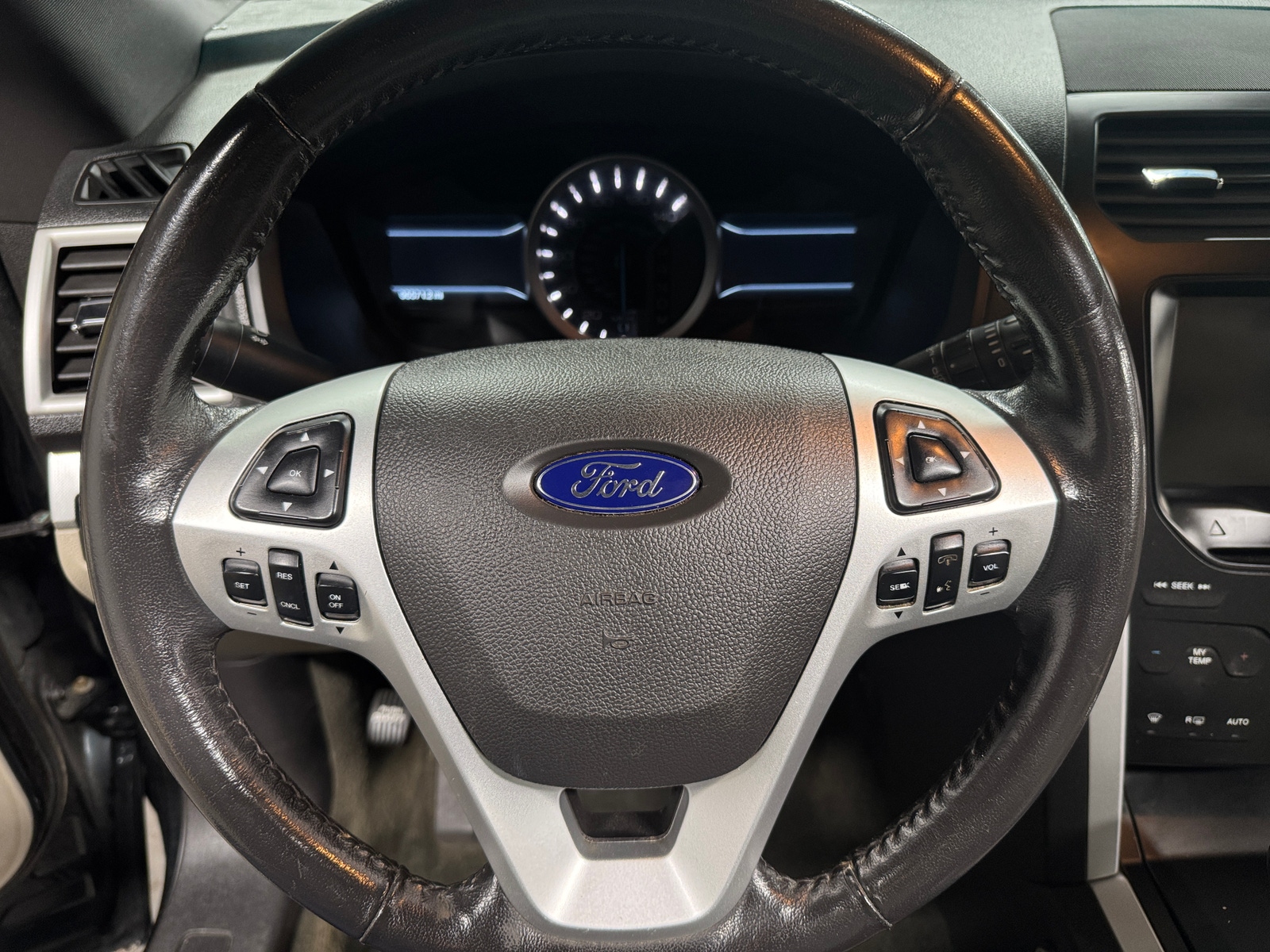 Thumbnail: 2014 Ford Explorer - 4