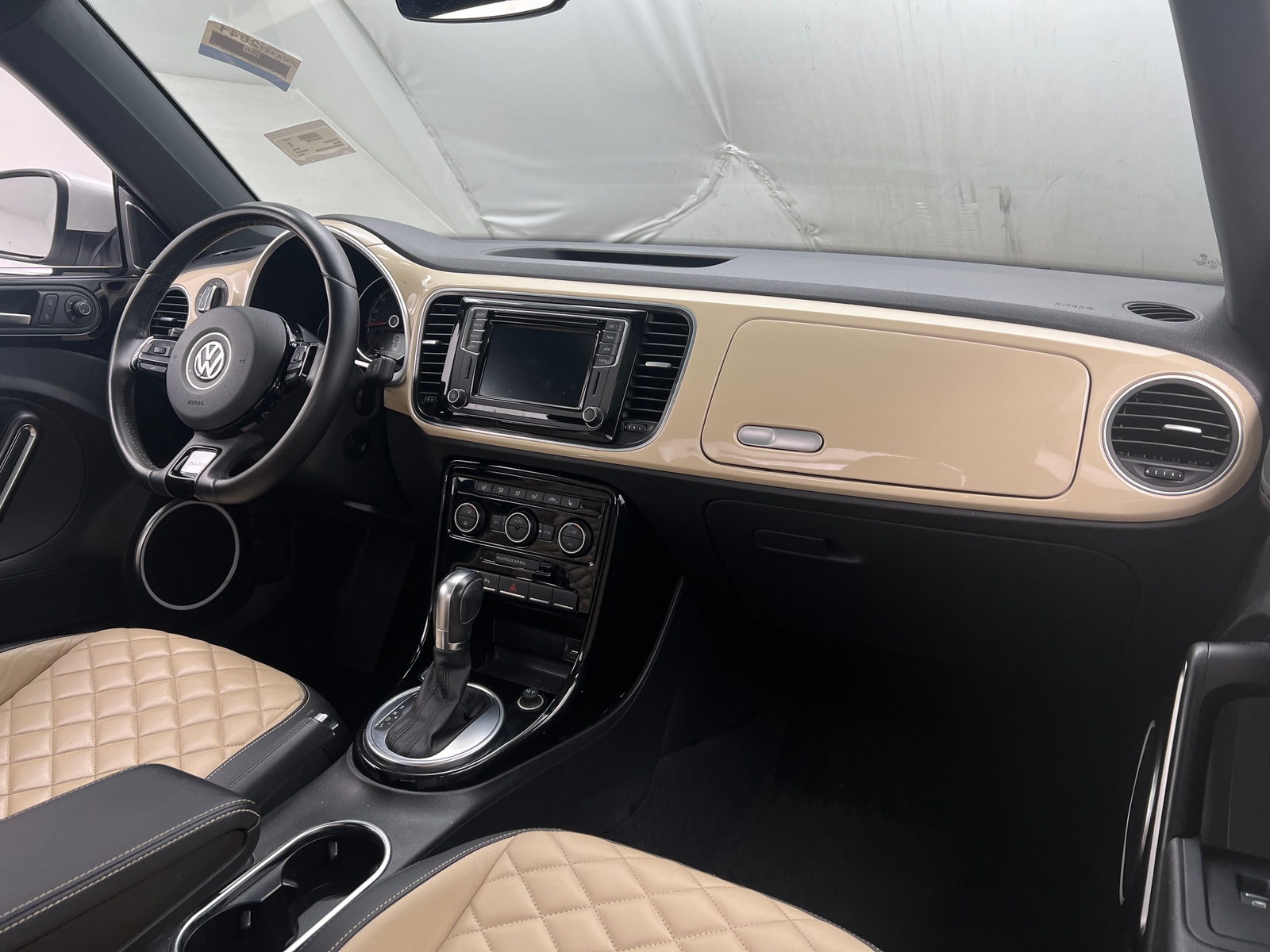 Thumbnail: 2019 Volkswagen Beetle - 2