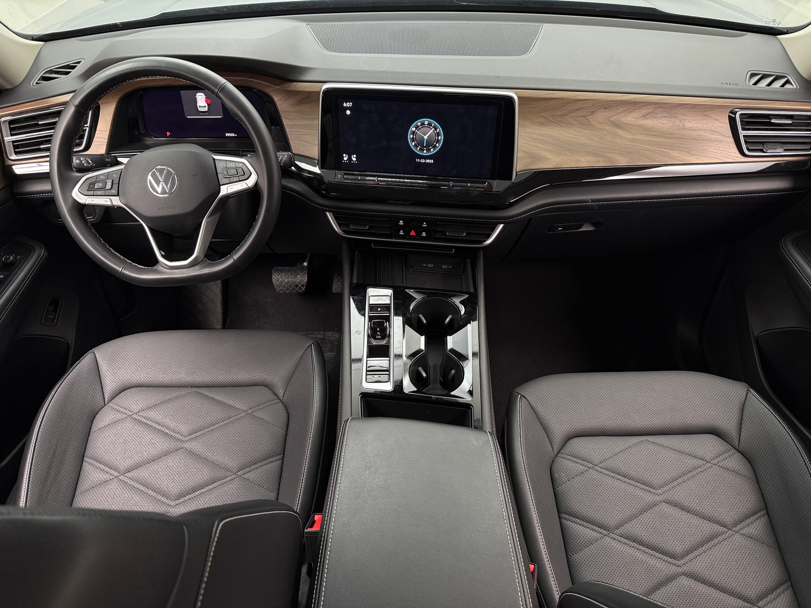 Thumbnail: 2025 Volkswagen Atlas - 2