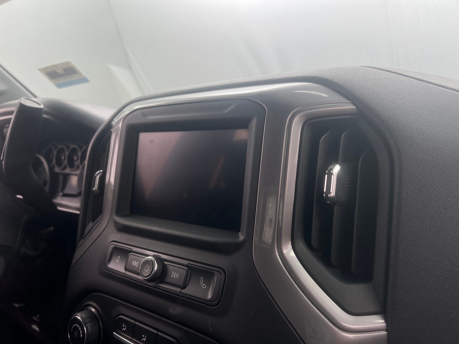 Thumbnail: 2021 Chevrolet Silverado 1500 - 4