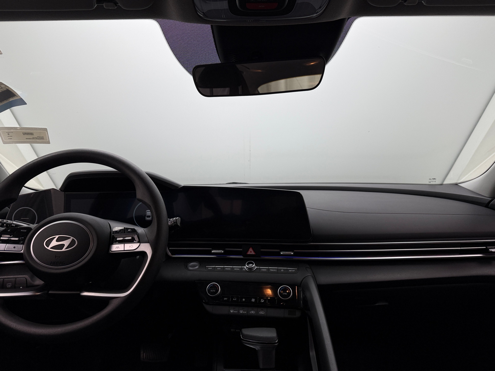 Thumbnail: 2024 Hyundai Elantra - 3