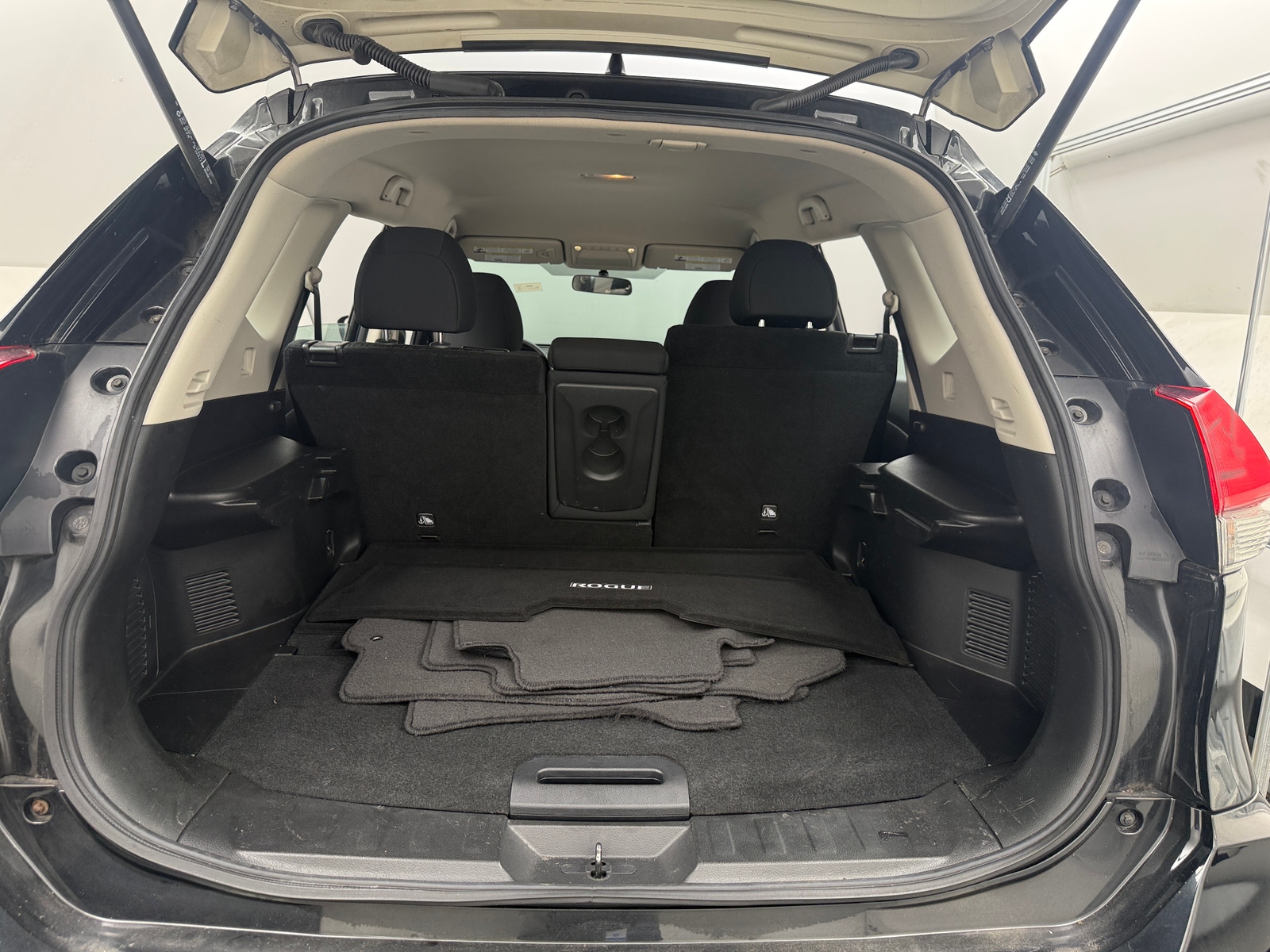 Thumbnail: 2017 Nissan Rogue - 7